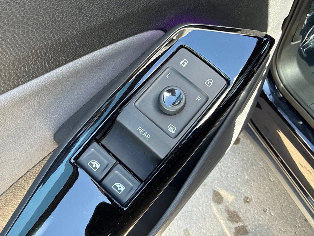 Certified 2023 Volkswagen ID.4 Pro S Plus AWD/4WD image 12