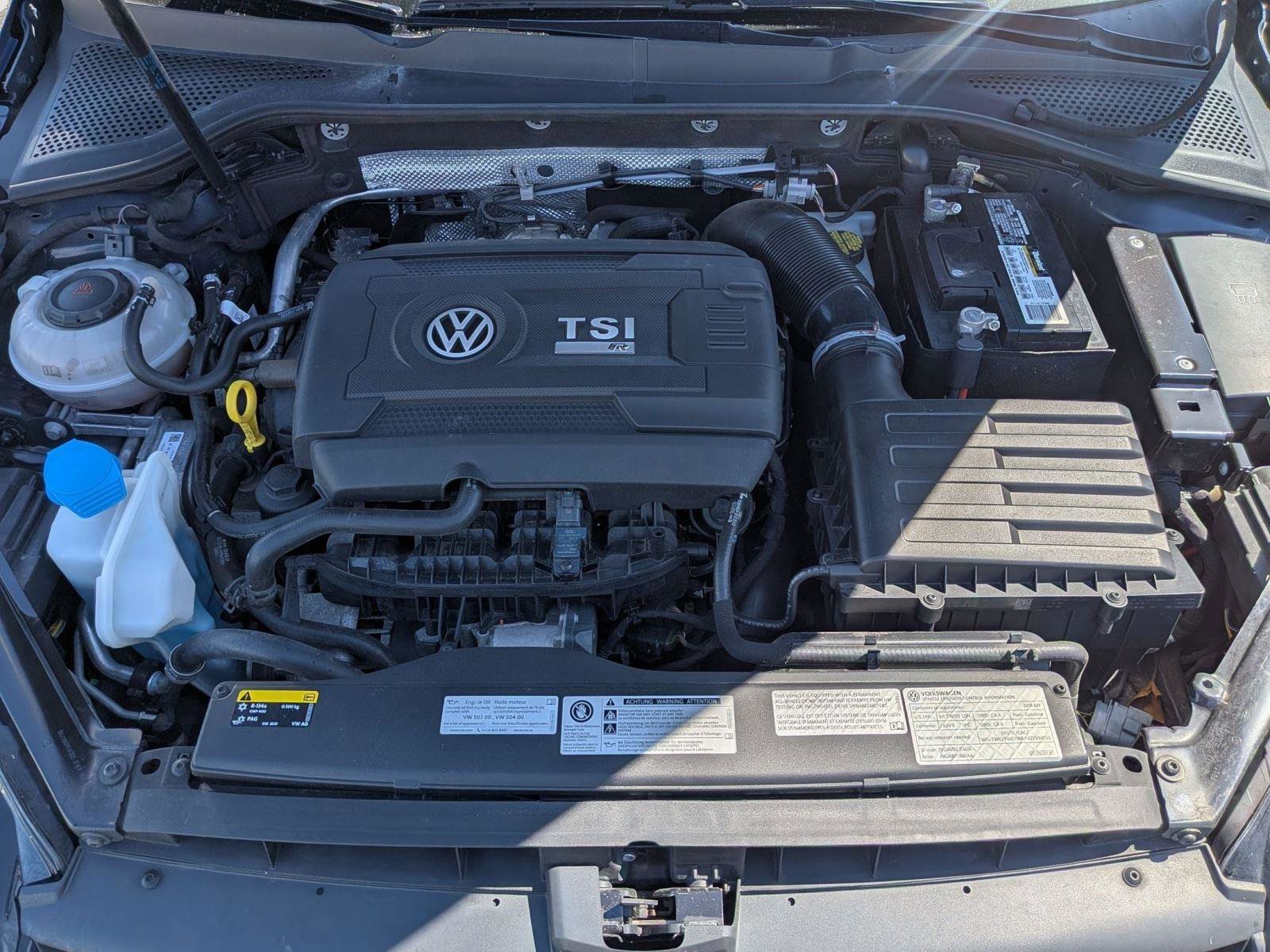 Used 2018 Volkswagen Golf R 4-Door AWD/4WD image 37
