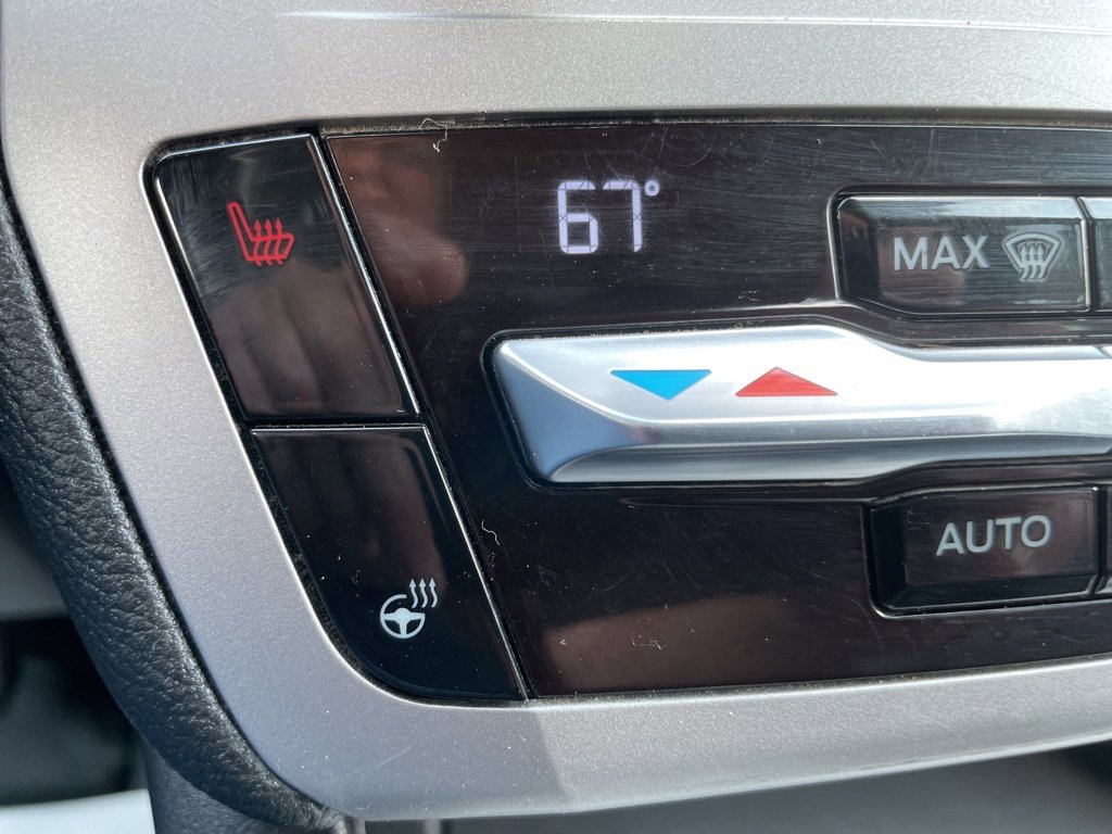 Used 2021 Ford Explorer XLT w/ Equipment Group 202A image 12