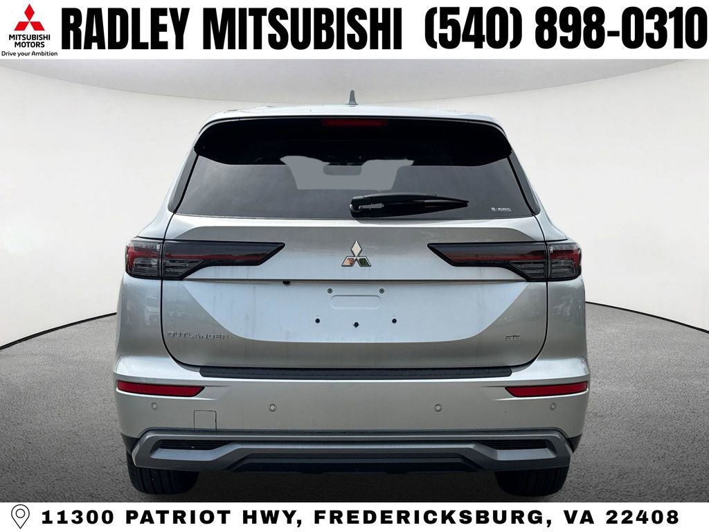 New 2026 Mitsubishi Outlander SE image 4