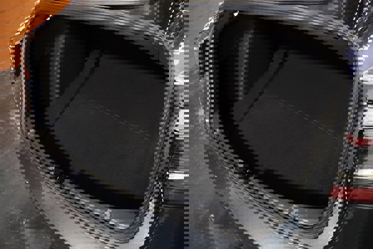 Used 2023 Tesla Model 3 Standard Range image 23