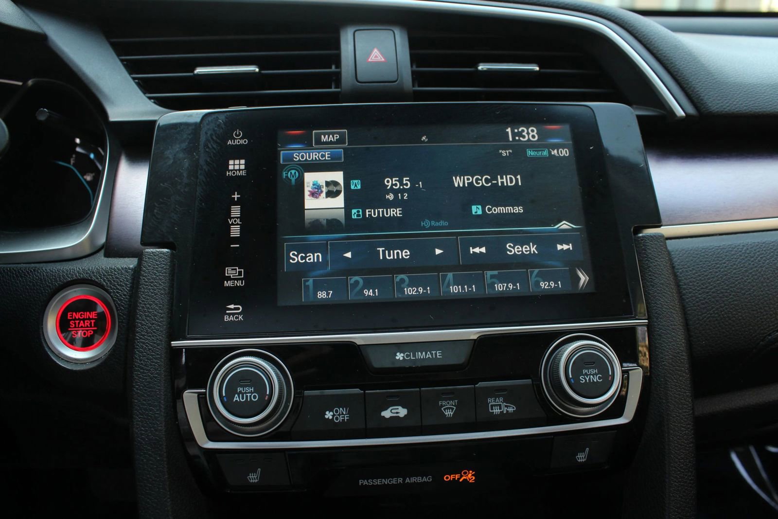 Used 2016 Honda Civic Touring image 31