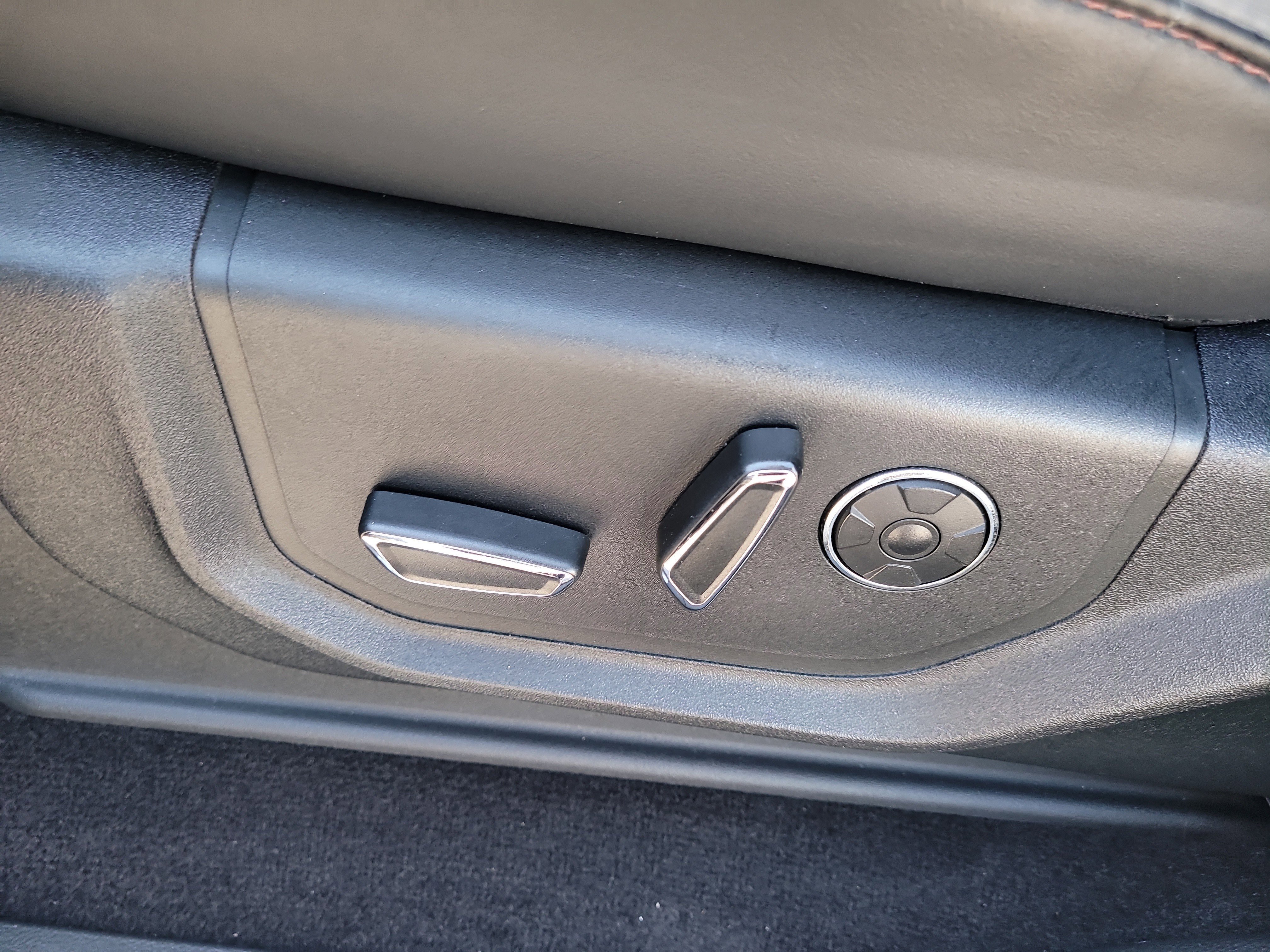 Used 2019 Ford F150 Platinum w/ Equipment Group 701A Luxury image 22