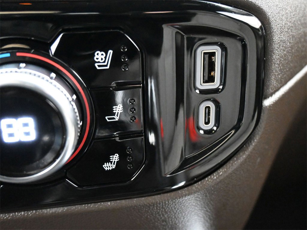 Used 2024 GMC Sierra 1500 SLT image 17