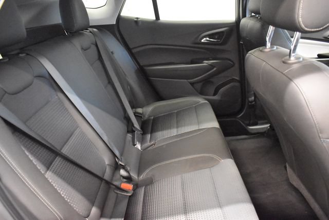 Used 2025 Chevrolet Trax LT w/ LT Convenience Package FWD image 17