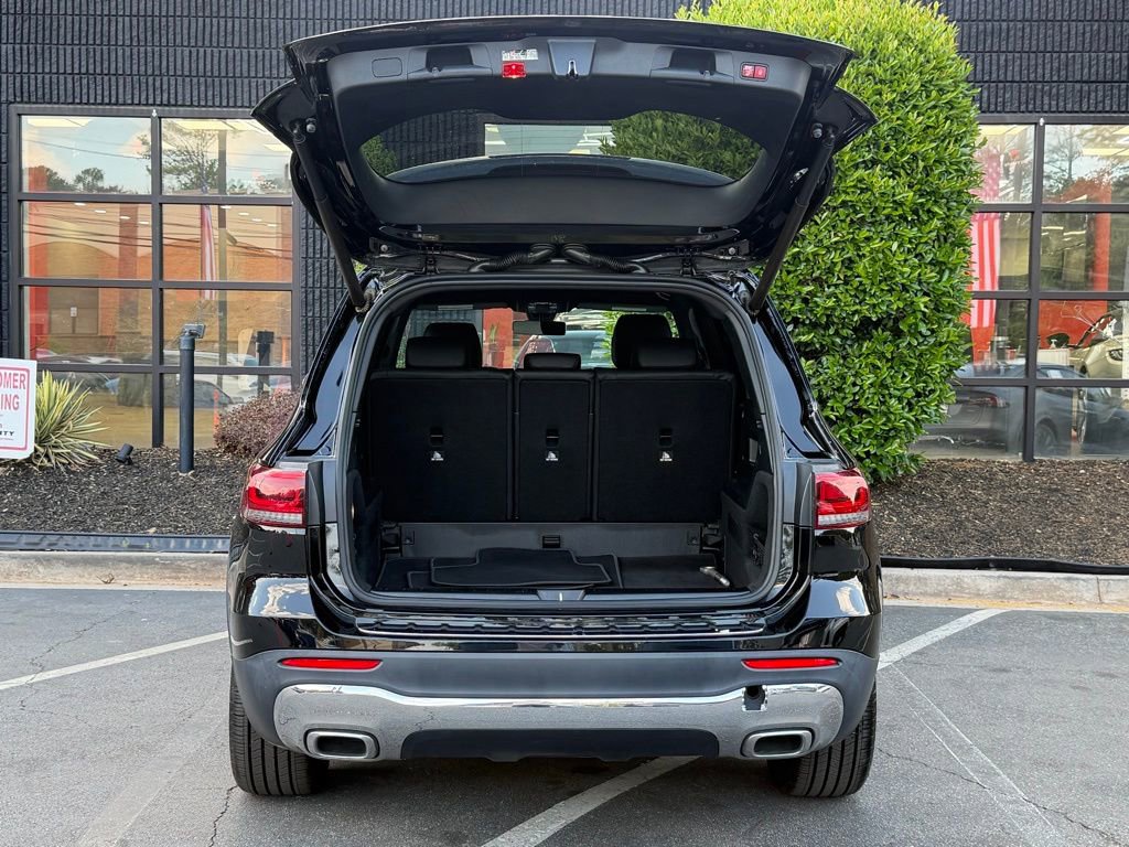 Used 2023 Mercedes-Benz GLB 250 w/ Premium Package image 17