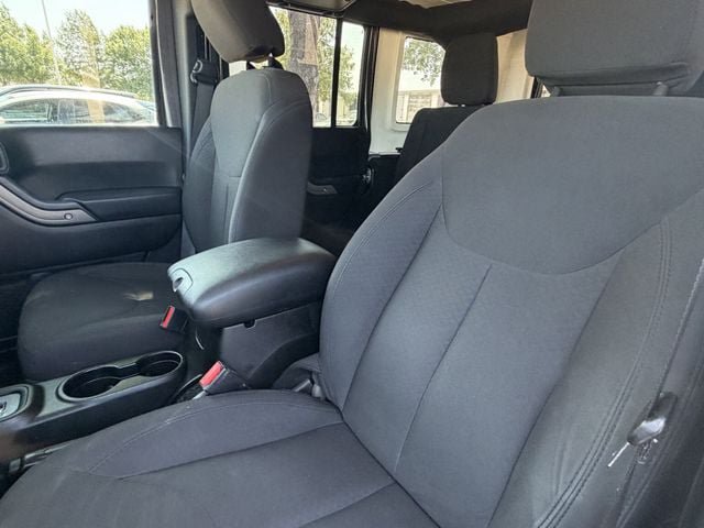 Used 2018 Jeep Wrangler Unlimited Sport S AWD/4WD image 22