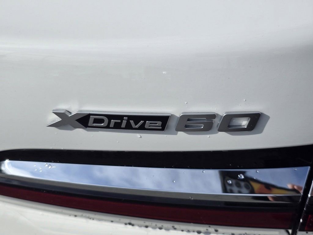 Used 2024 BMW i7 xDrive60 image 27