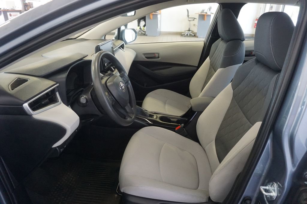 Used 2022 Toyota Corolla LE FWD image 16