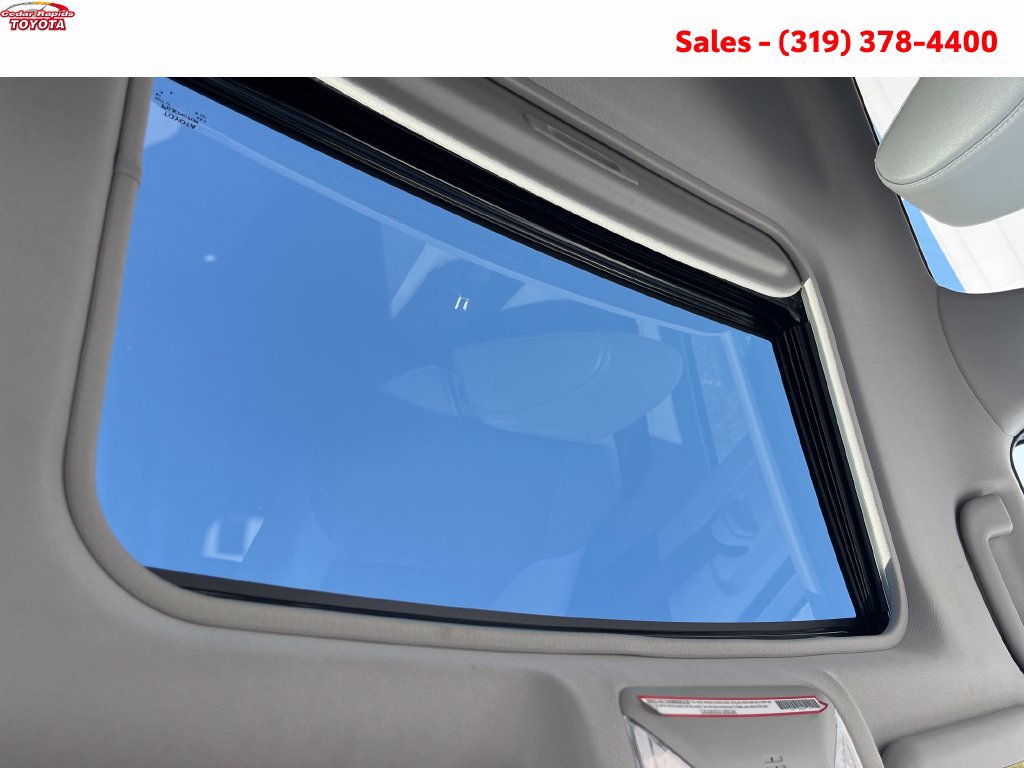 Certified 2022 Toyota RAV4 Limited AWD/4WD image 14