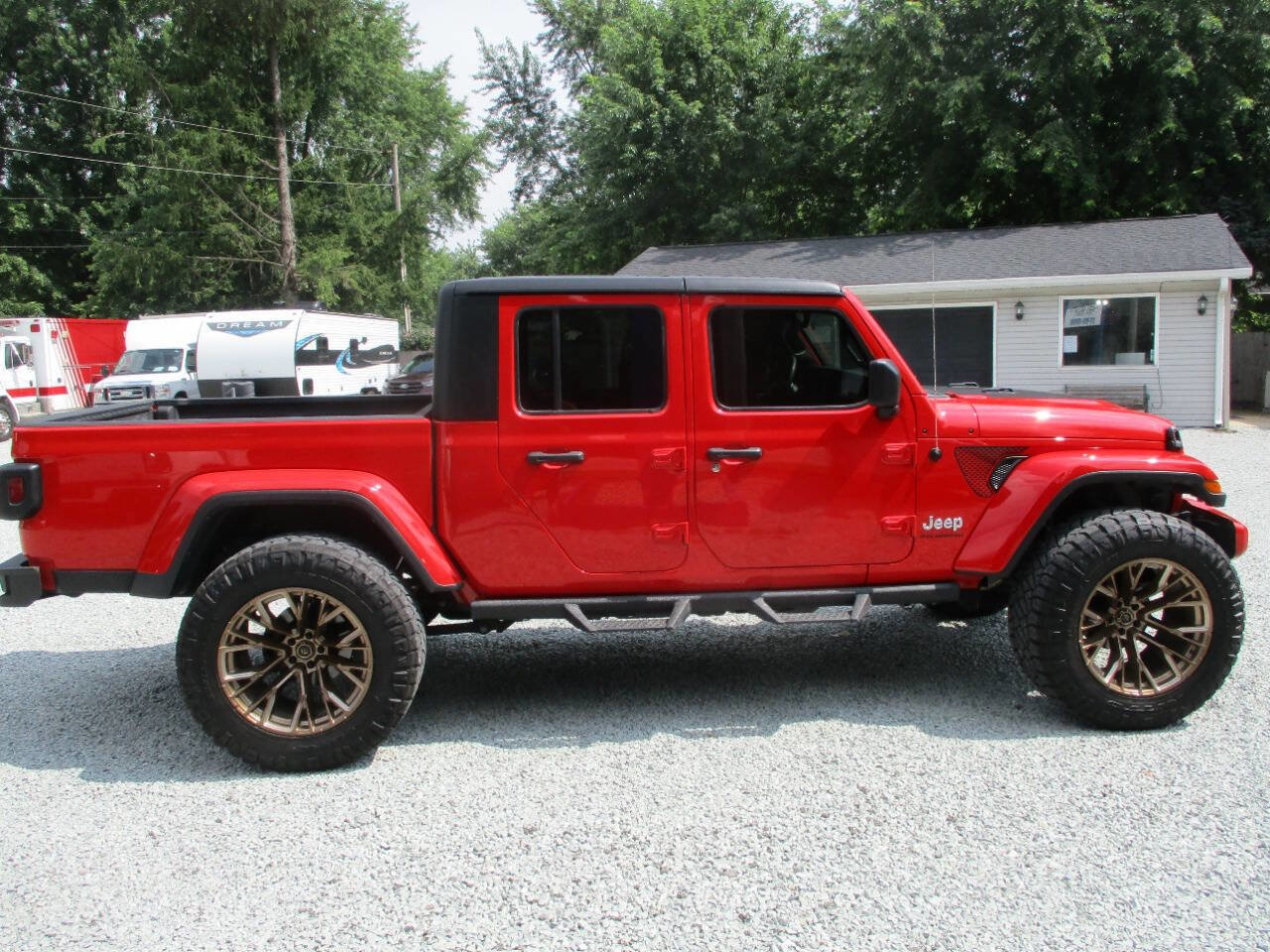 Used 2023 Jeep Gladiator Overland AWD/4WD image 6