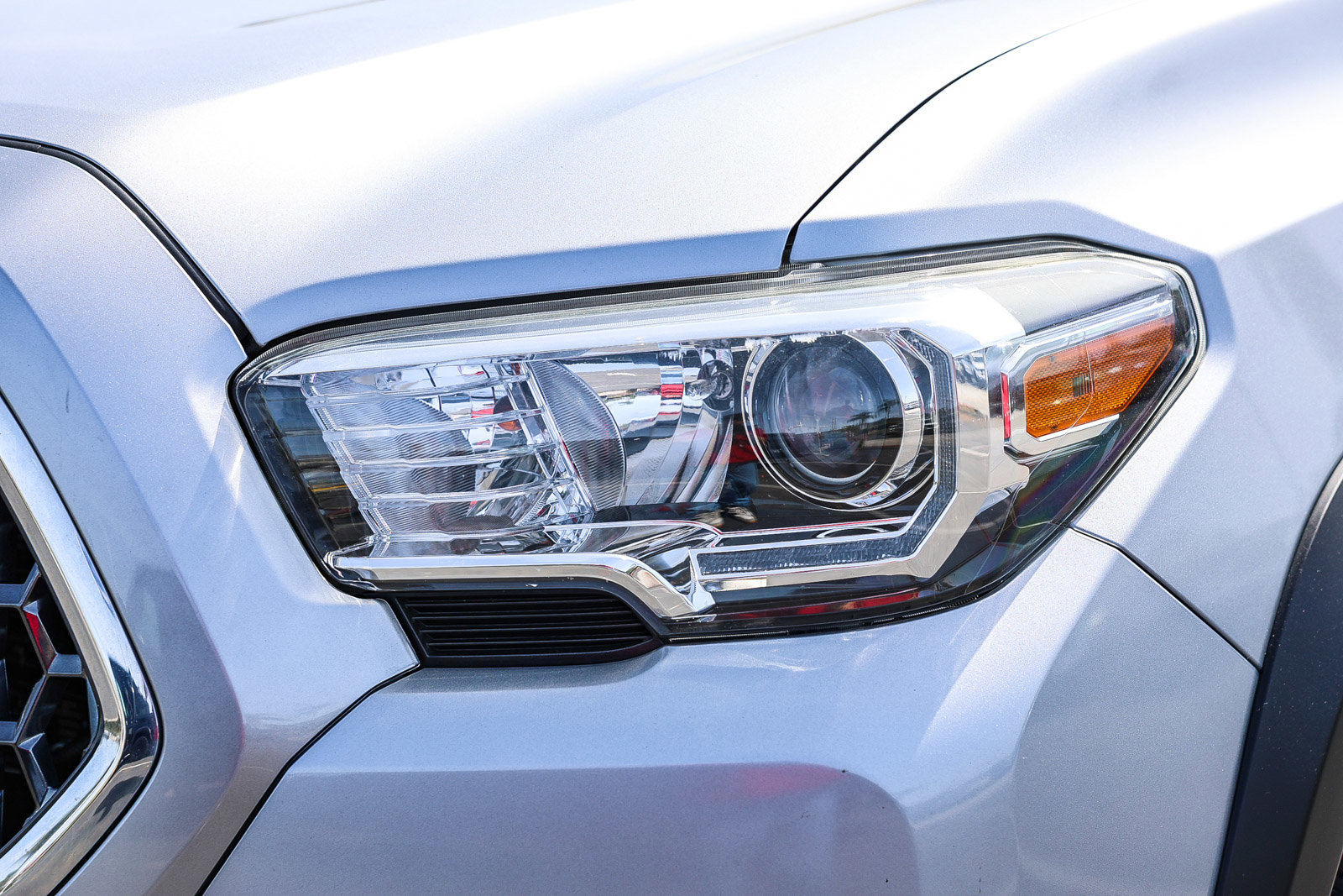 Used 2018 Toyota Tacoma TRD Off-Road w/ Technology Package image 20