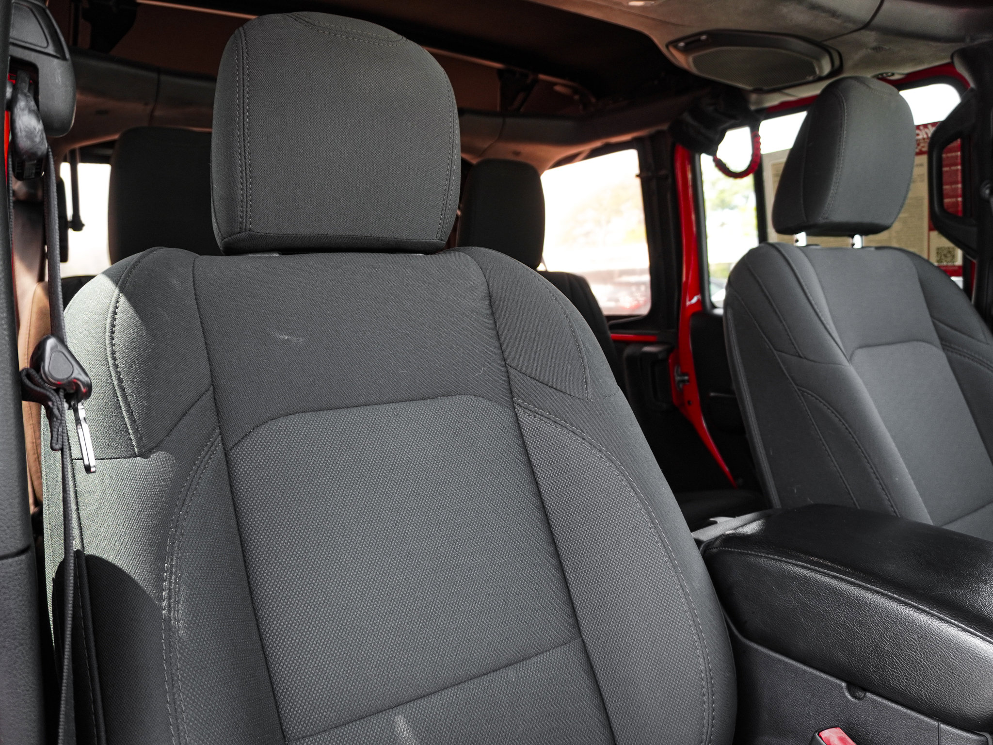 Used 2018 Jeep Wrangler Unlimited Sport S image 30