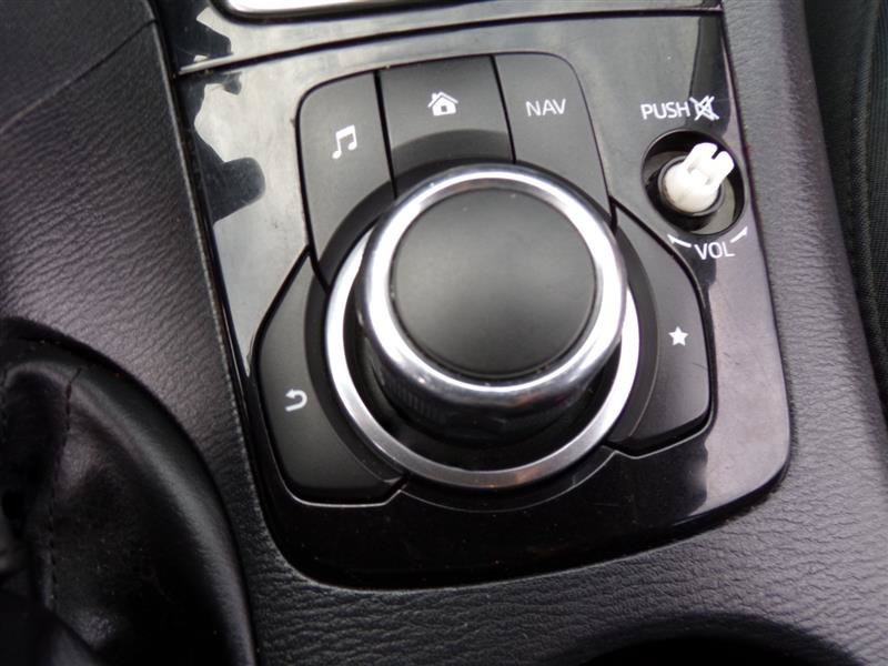 Used 2014 MAZDA MAZDA3 i Touring w/ Technology Package FWD image 32
