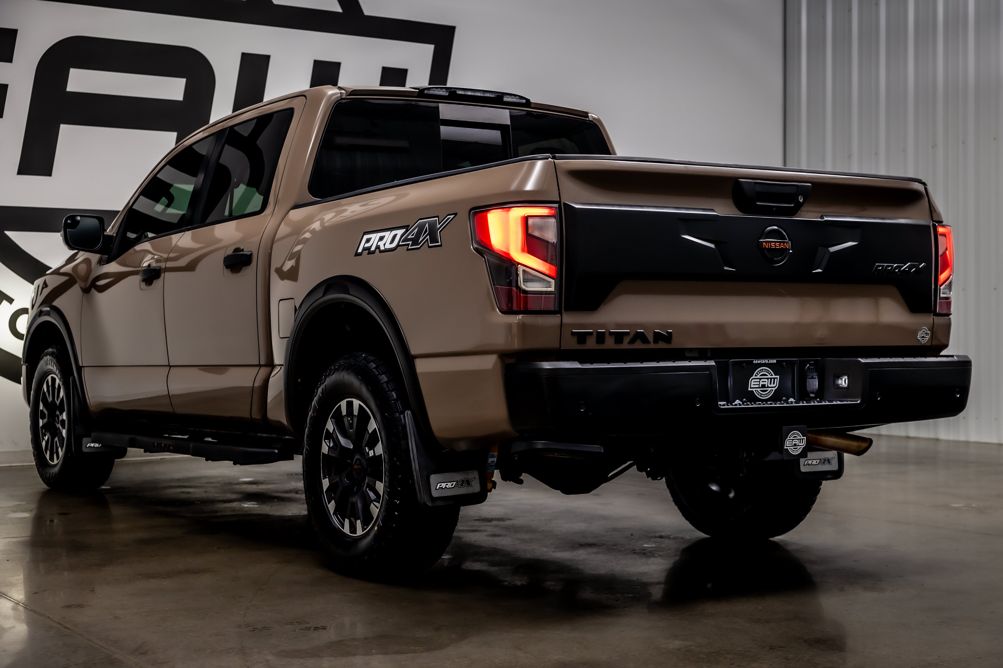 Used 2020 Nissan Titan PRO-4X w/ Pro-4x Convenience Package AWD/4WD image 31