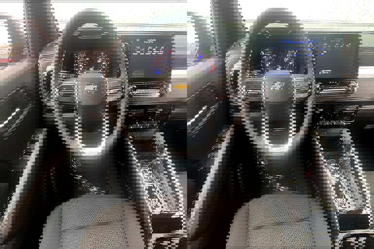 Used 2024 Chevrolet Colorado LT w/ LT Convenience Package image 6