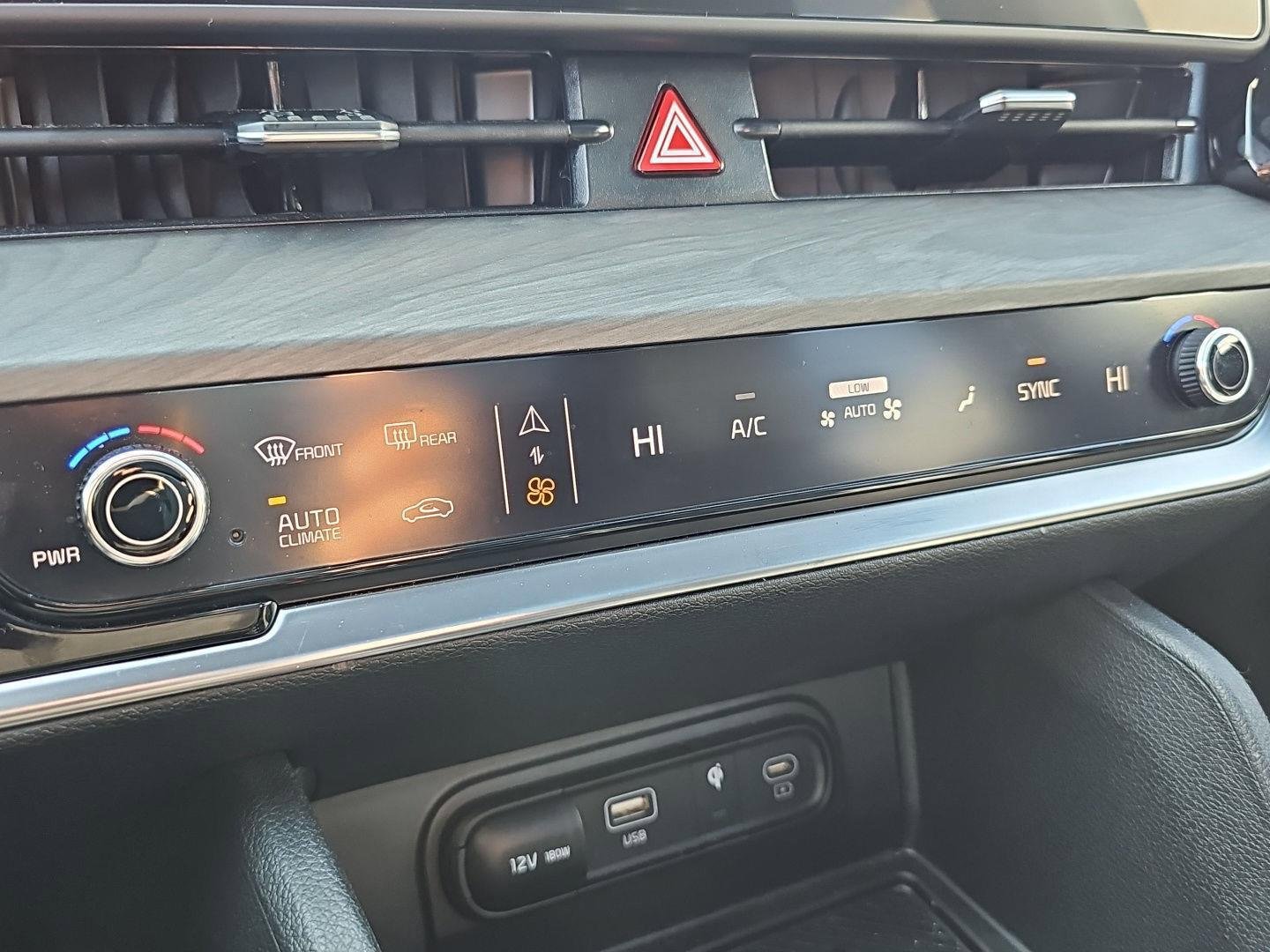 Used 2025 Kia Sportage X-Line w/ Premium Package image 18