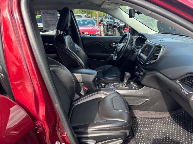 Used 2019 Jeep Cherokee Latitude Plus w/ Comfort/Convenience Group AWD/4WD image 9