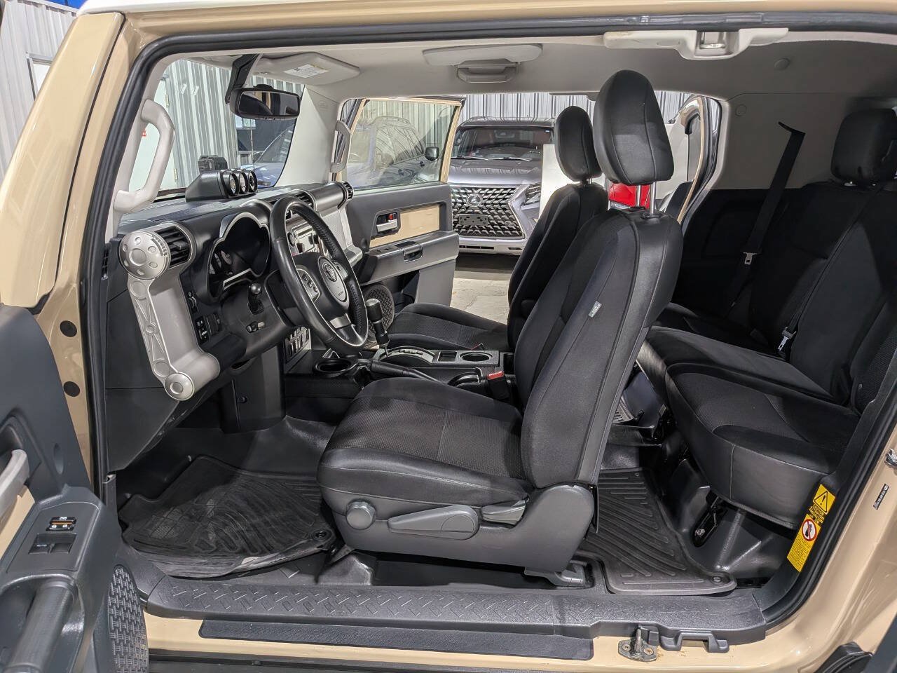 Used 2014 Toyota FJ Cruiser 4WD w/ Upgrade Package image 19