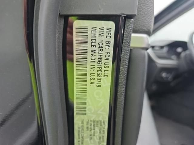 Used 2023 Jeep Grand Cherokee Limited AWD/4WD image 17