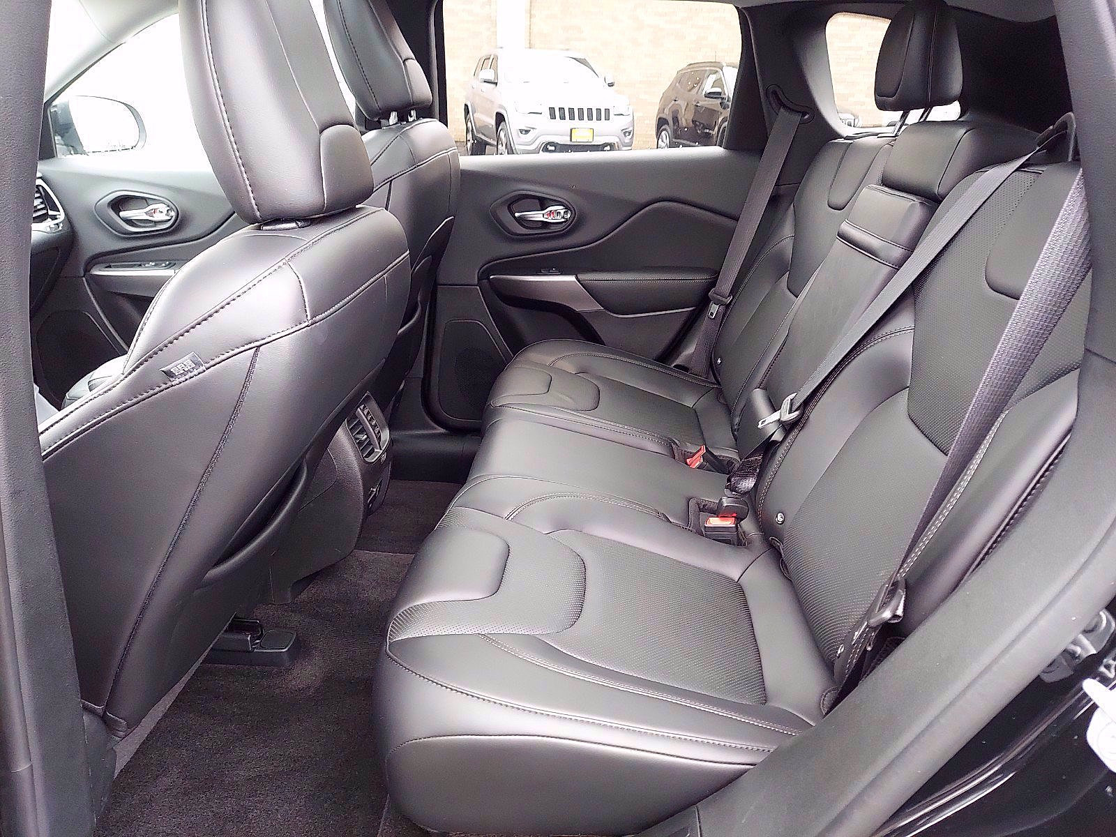 Certified 2019 Jeep Cherokee Limited image 11