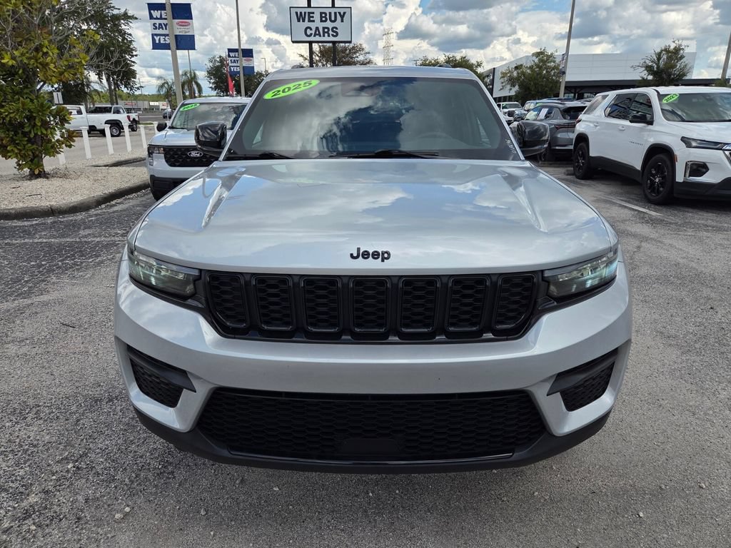 Used 2025 Jeep Grand Cherokee Altitude AWD/4WD image 20