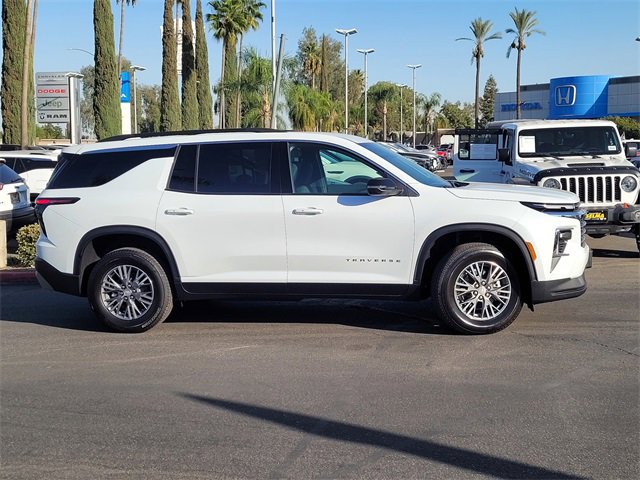 New 2026 Chevrolet Traverse LT image 3
