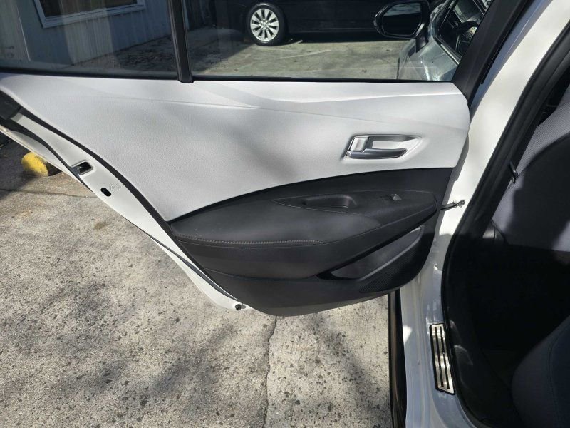 Used 2021 Toyota Corolla SE image 29