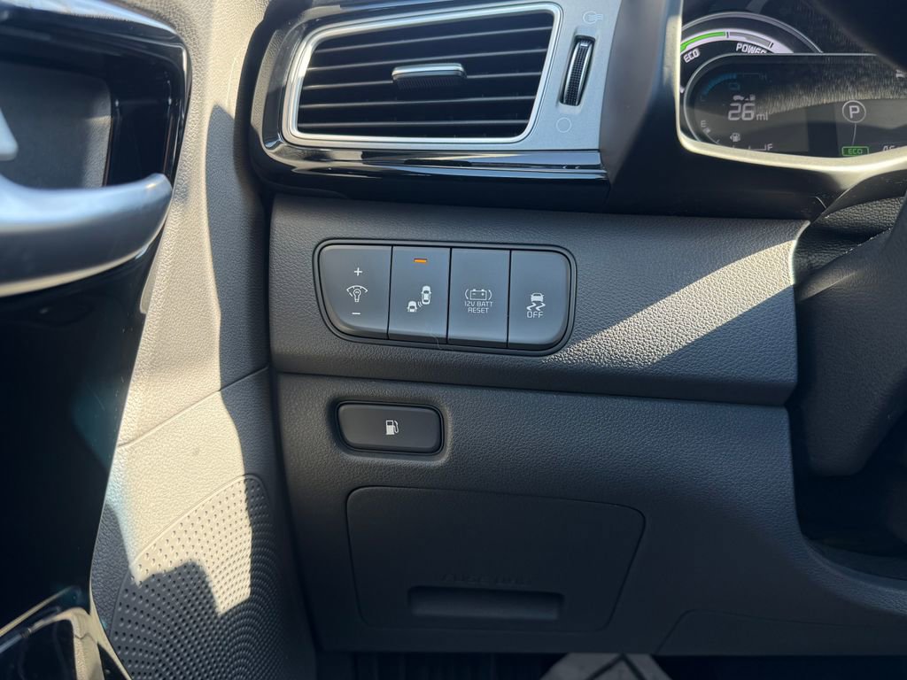 Used 2018 Kia Niro EX image 18