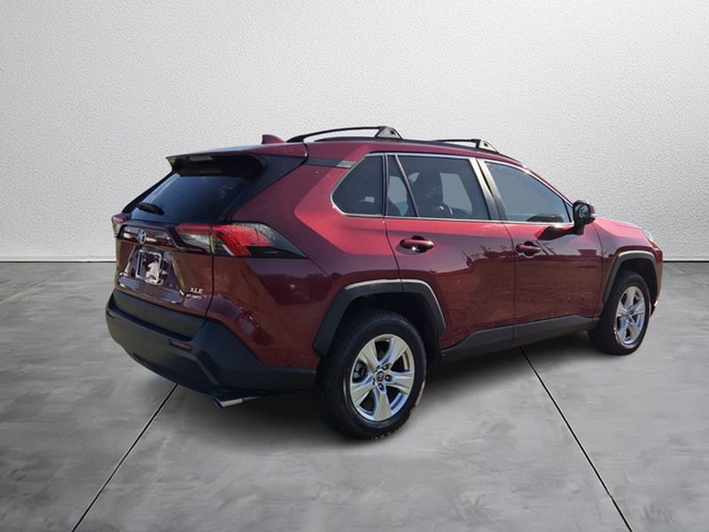 Used 2020 Toyota RAV4 XLE w/ Convenience Package image 5