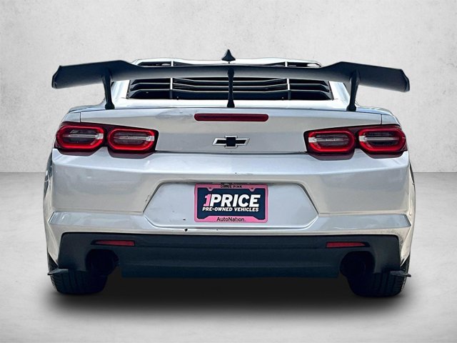 Used 2019 Chevrolet Camaro LT RWD image 4