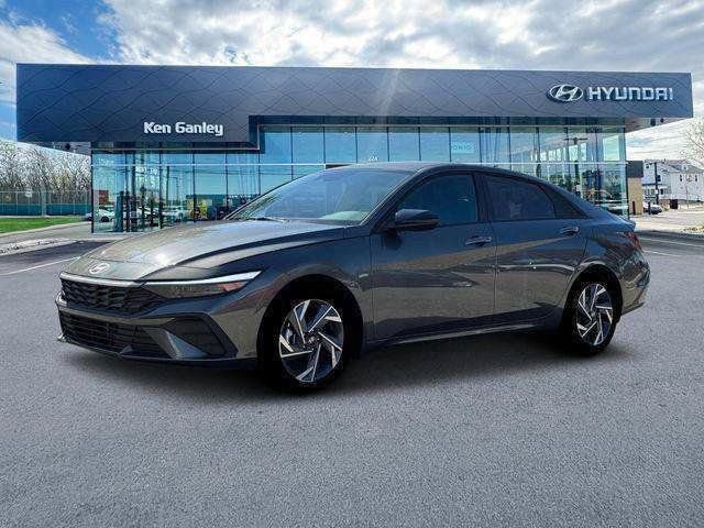 New 2025 Hyundai Elantra SEL FWD image 2