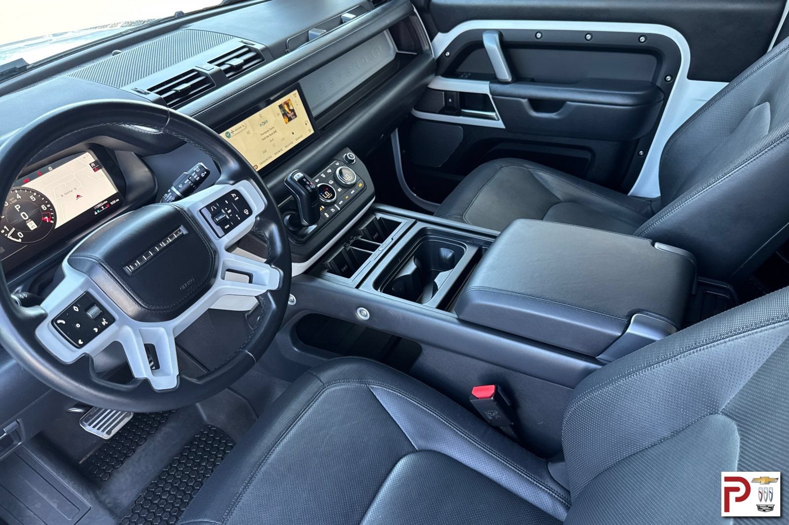 Used 2023 Land Rover Defender 90 X-Dynamic SE AWD/4WD image 10