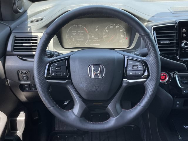 Used 2025 Honda Ridgeline Black Edition image 11