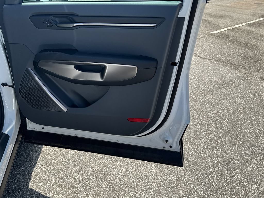 New 2024 Kia EV9 Light RWD image 14