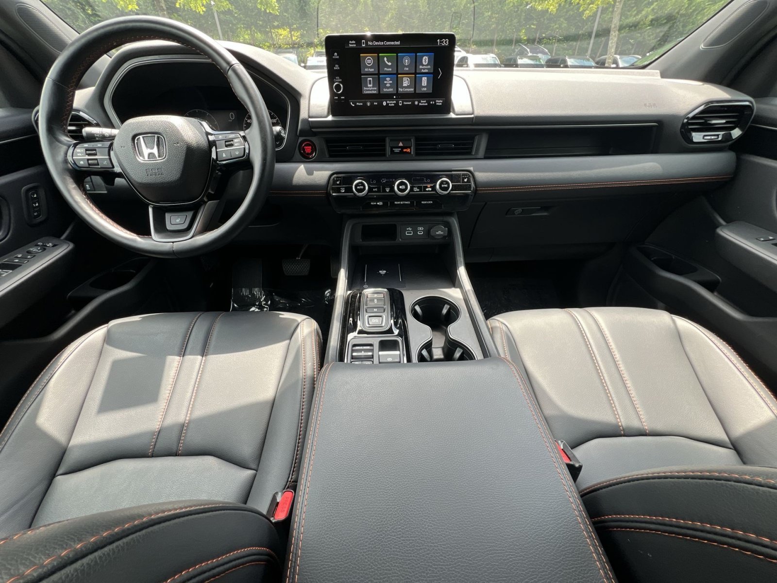 Used 2025 Honda Pilot TrailSport image 32
