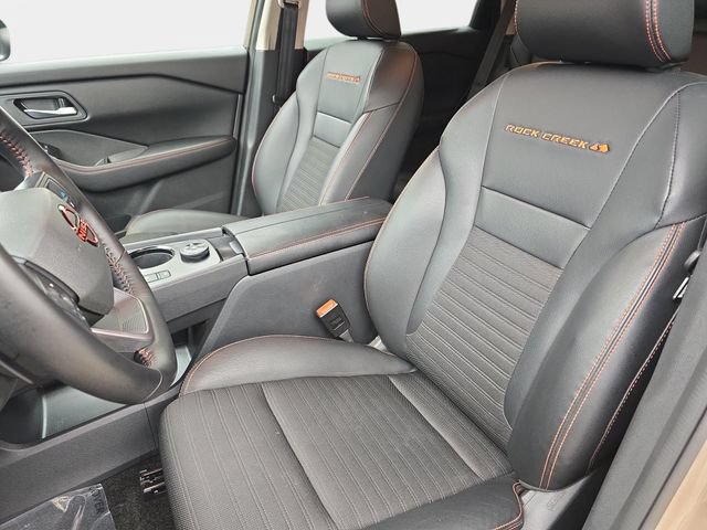 Used 2025 Nissan Rogue SV AWD/4WD image 15