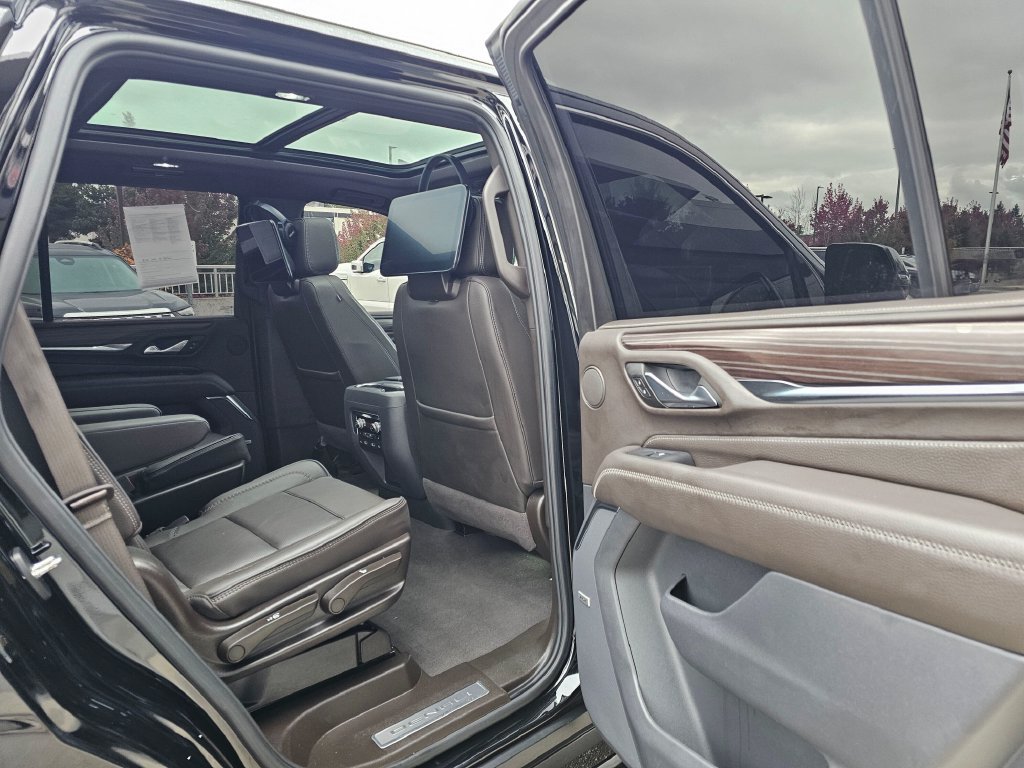 Used 2024 GMC Yukon Denali w/ Denali Reserve Package AWD/4WD image 15