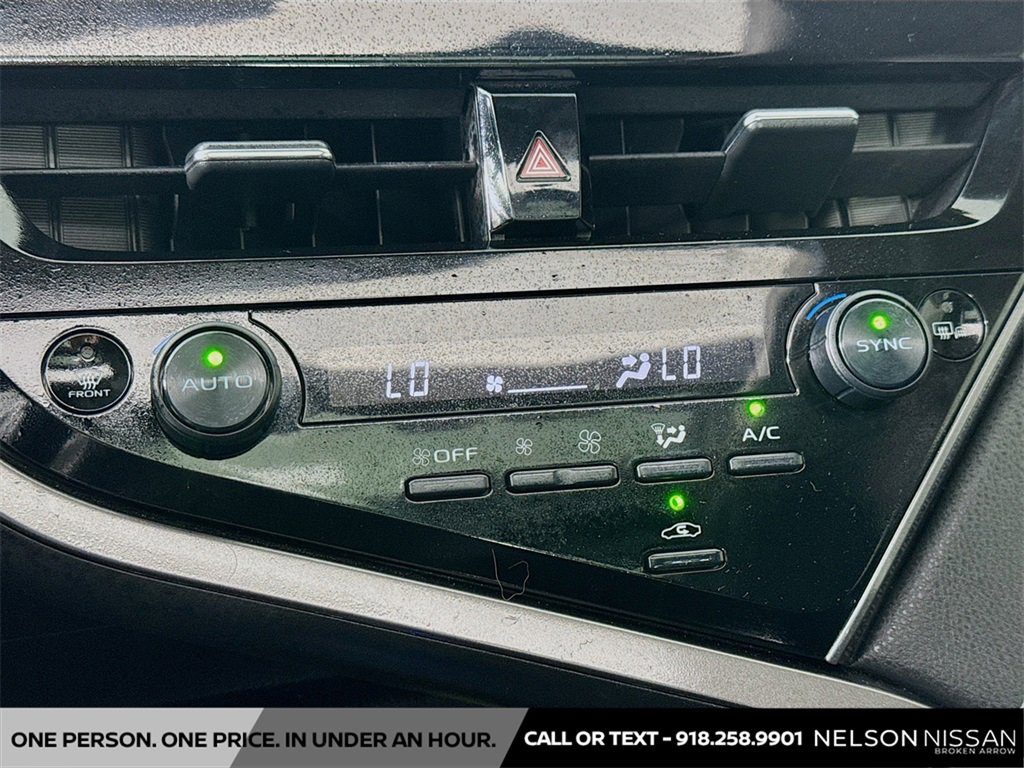 Used 2022 Toyota Camry XSE image 16