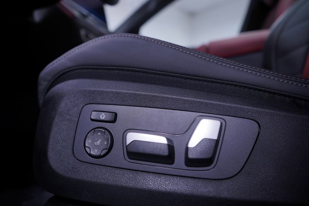 New 2026 BMW X6 xDrive40i w/ Premium Package AWD/4WD image 12