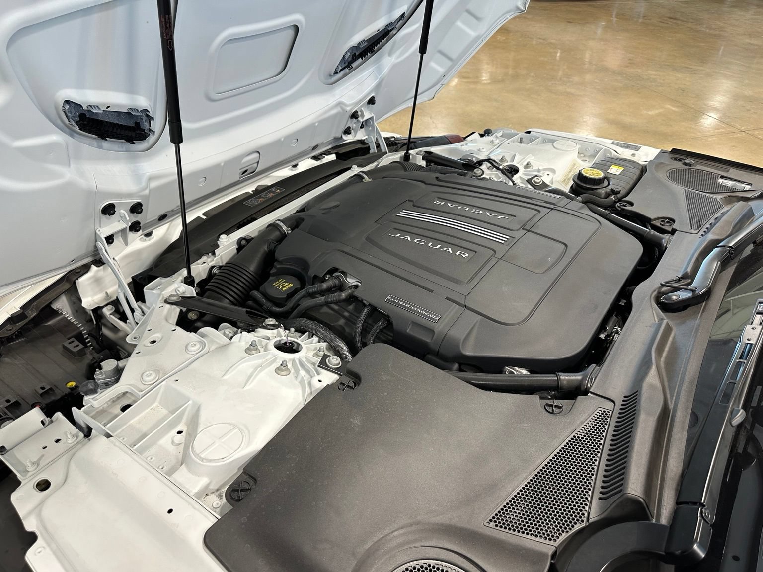 Used 2022 Jaguar F-TYPE Convertible RWD image 47