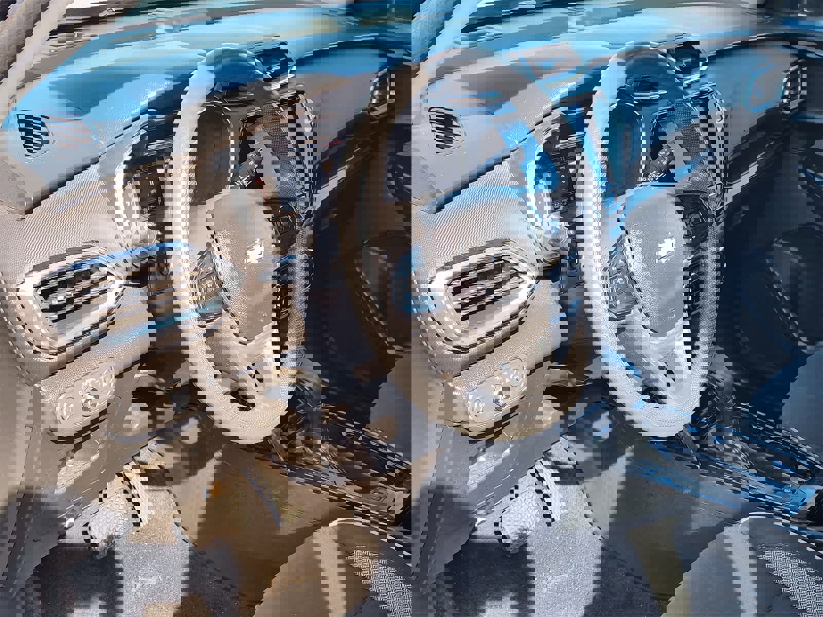 Used 2023 Chevrolet TrailBlazer LT w/ Convenience Package image 2