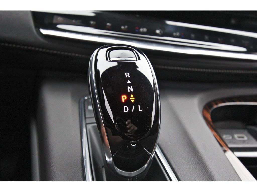 Certified 2024 Cadillac Escalade Luxury RWD image 26