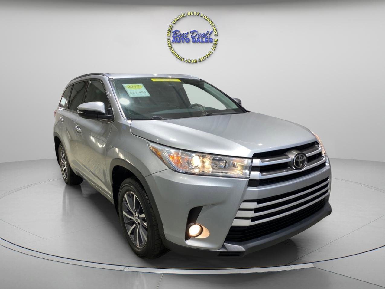 Used 2017 Toyota Highlander XLE image 7