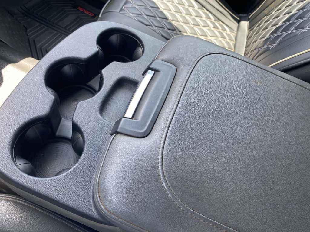 Used 2018 RAM 3500 Tradesman w/ Chrome Appearance Group RWD image 34