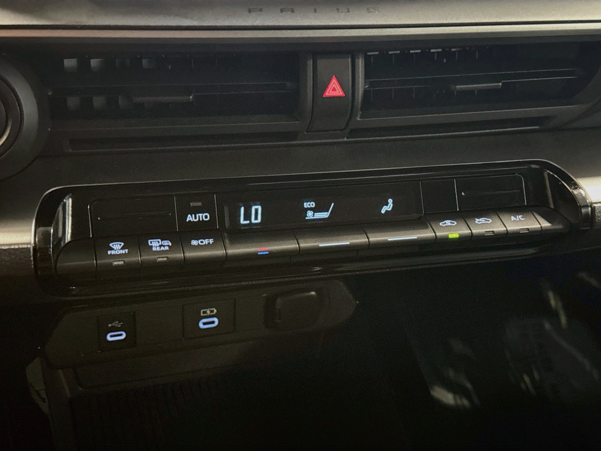 Used 2025 Toyota Prius LE FWD image 24