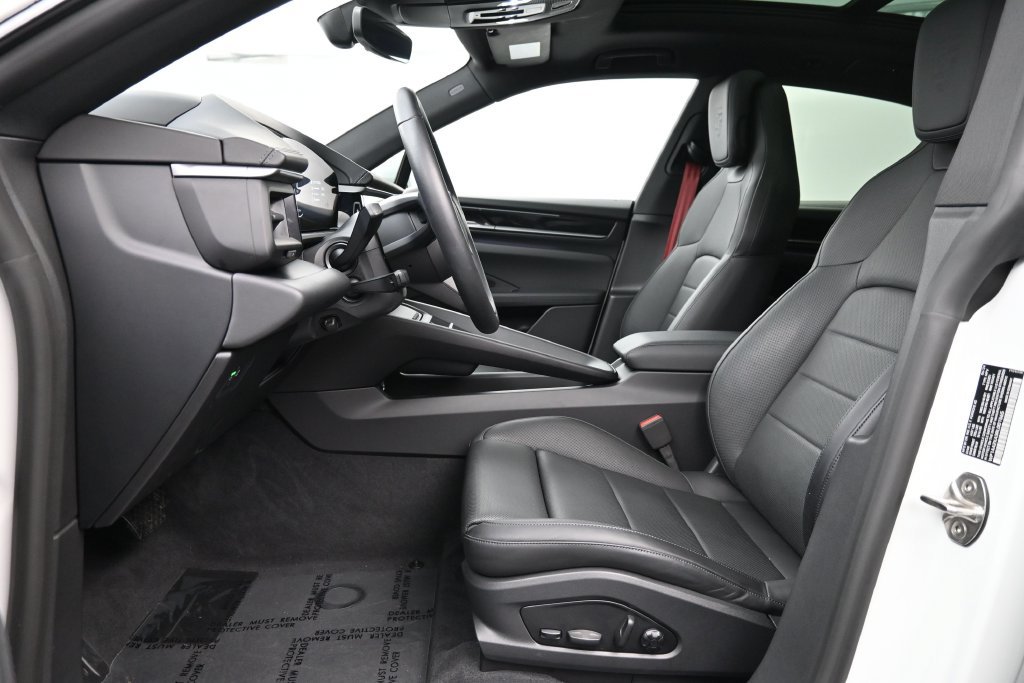 Certified 2024 Porsche Macan 4 Electric AWD/4WD image 4