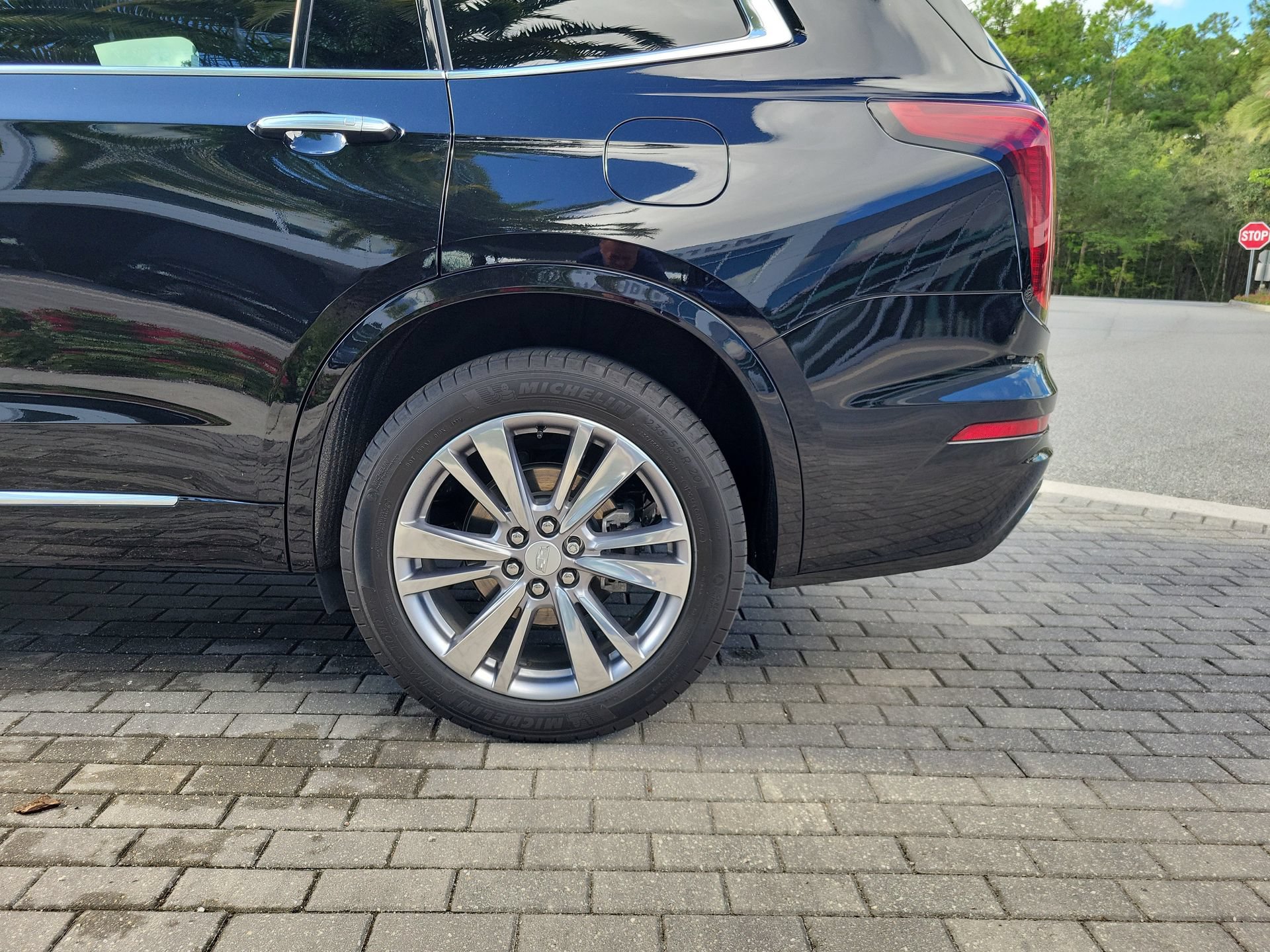 Used 2024 Cadillac XT6 Premium Luxury FWD image 8