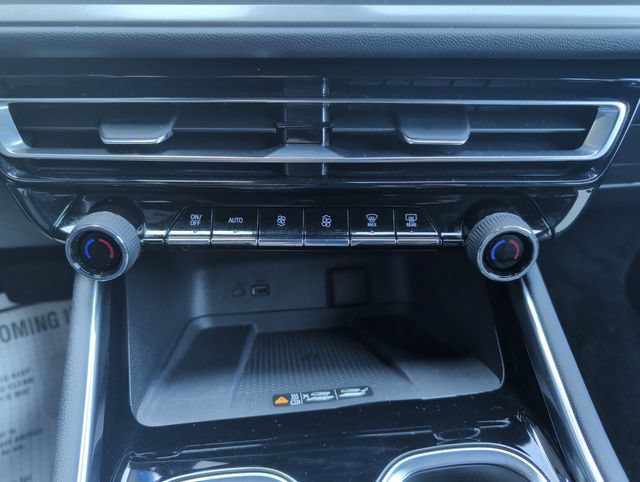 Used 2024 Chevrolet Traverse LT w/ LPO, Floor Liner Package AWD/4WD image 19