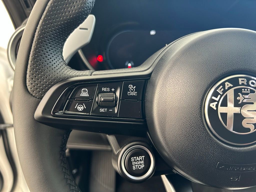 New 2025 Alfa Romeo Giulia w/ Driving Assist Package image 37
